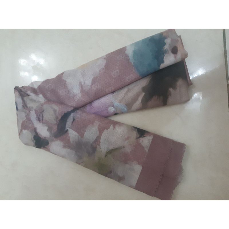 Preloved Buttonscarves Le Fleur