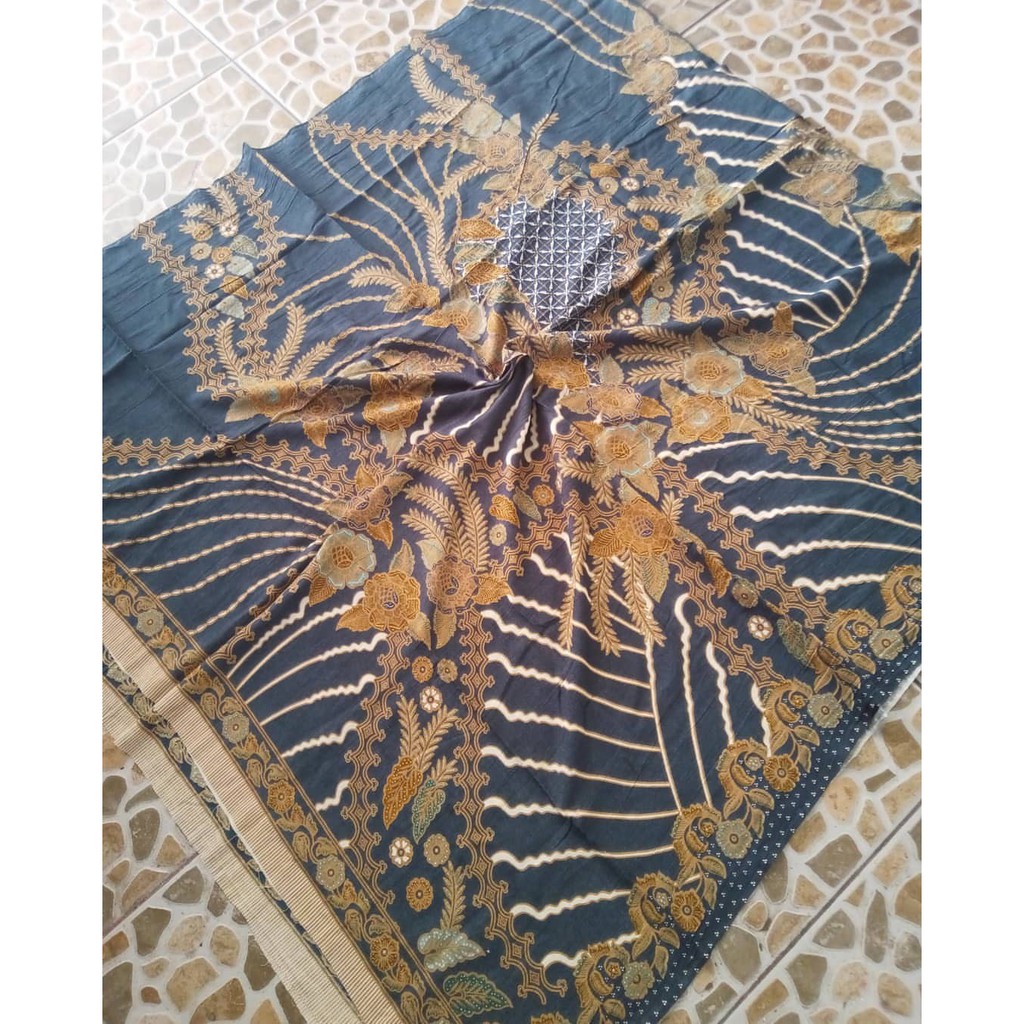 SEKUNTUM MAWAR RAJASAKTI KEMEJA BATIK SOLO PRIA LENGAN PANJANG LAPIS FURING ATASAN BATIK PREMIUM MODERN KATUN HALUS BAHUWIRYA  BANAMITRA BANAMITRA PUTIH BANGSAWAN BAYU PUTRA BERLIAN BIRU BHARATAYUDA BIMASENA BIRENDRA BIRU INDAH BRAHMAKERTA BRAHMAKERTA