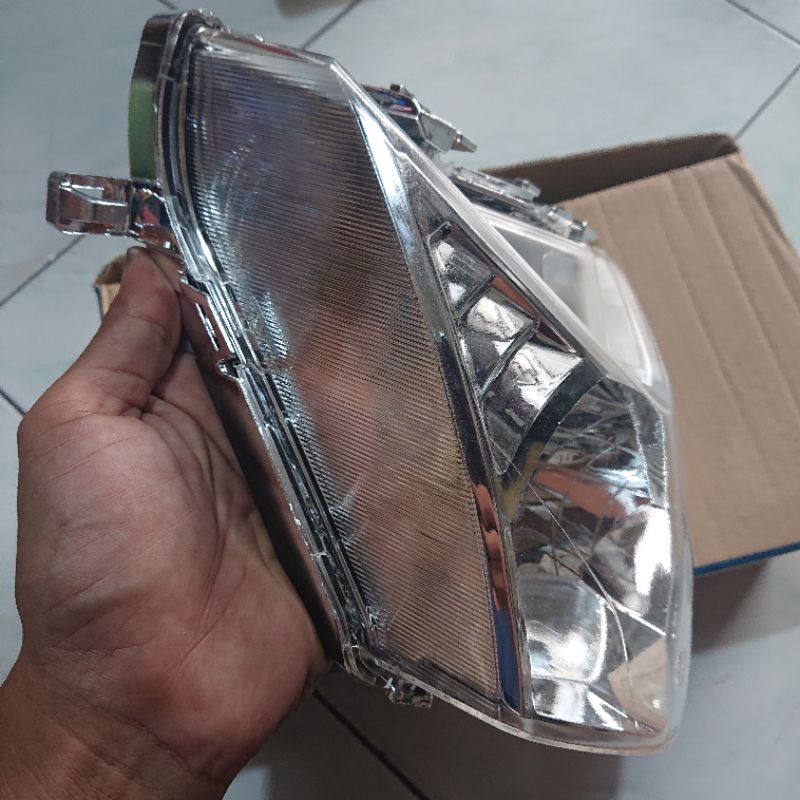 LAMPU DEPAN HONDA BEAT FI LENGKAP PLUS REFLEKTOR MERK WIN