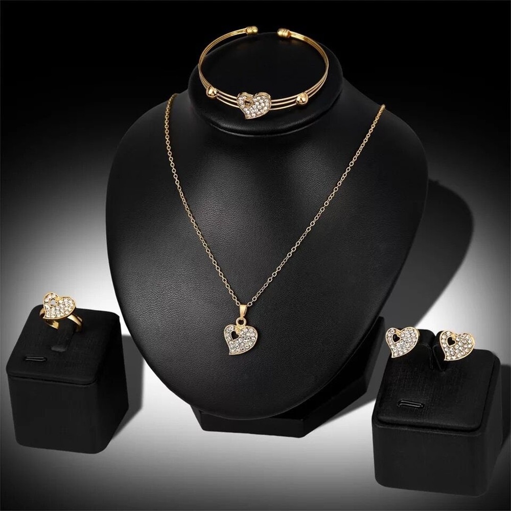 4pcs / Set Anting Kalung Cincin Gelang Kristal Berlian Bentuk Hati Untuk Perhiasan