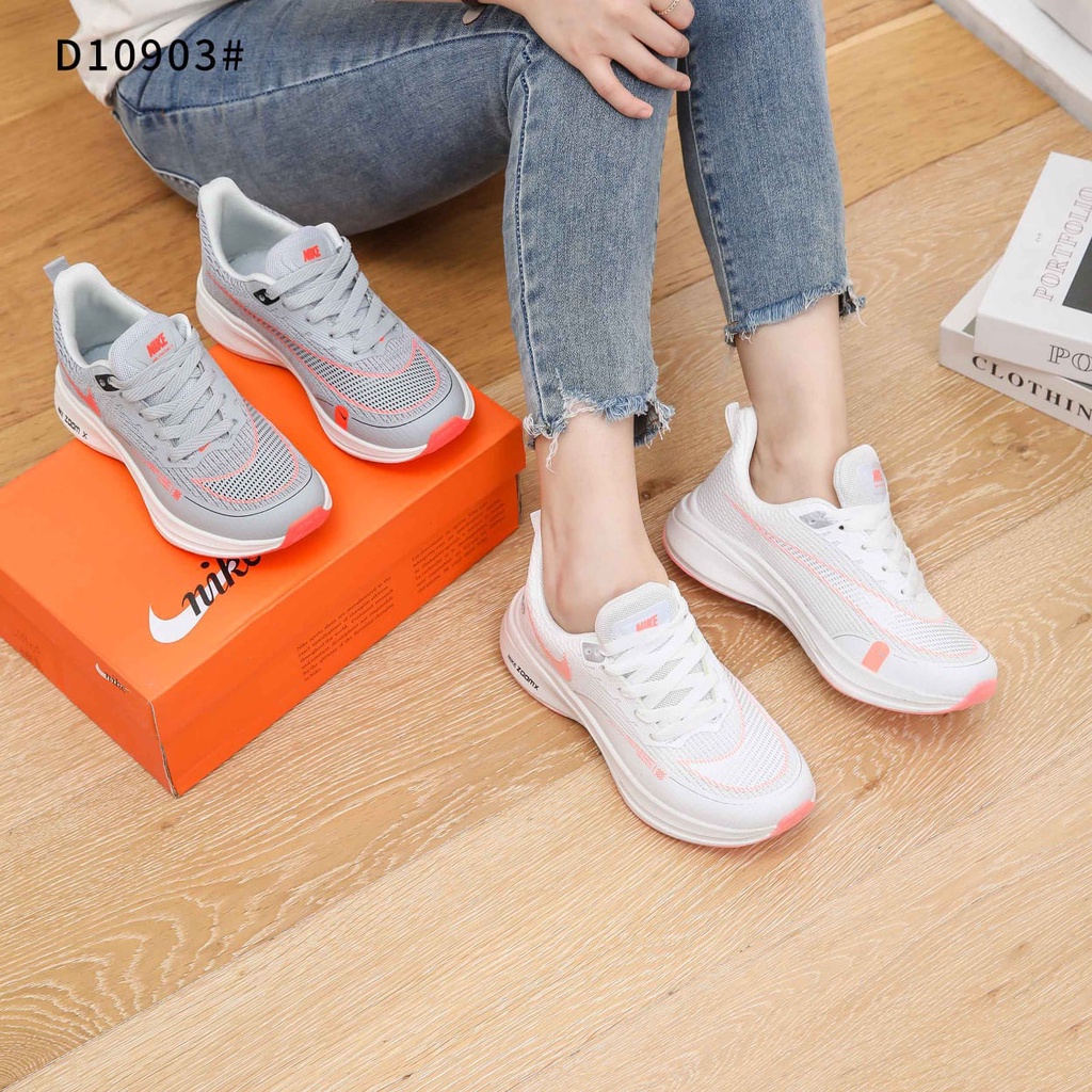 Zoom Running With Canvas Logo Women Shoes  D10903