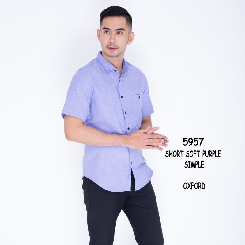 Kemeja Pria Lengan Pendek Warna Polos Slimfit