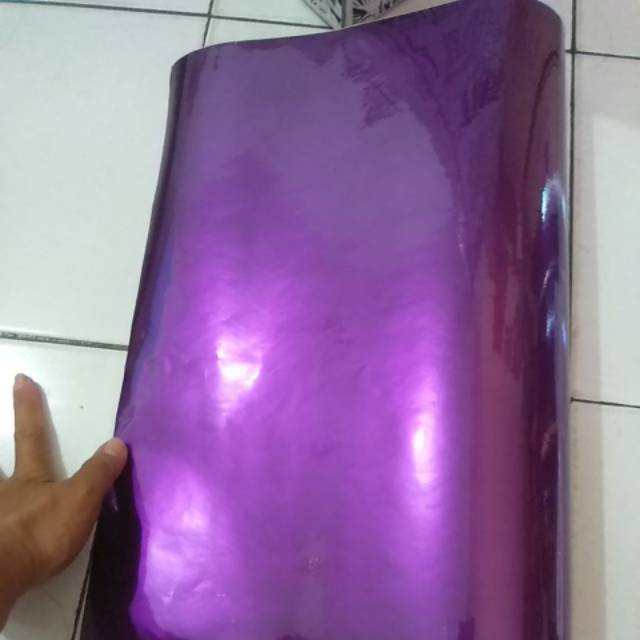 Stiker Skotlet warna  ungu (purple) metalik glossy,,, lebar atau tinggi stikernya 45cm
