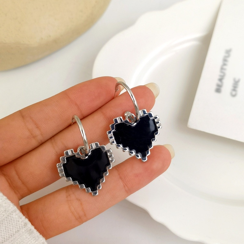 Kalung Liontin Bentuk Hati Bahan Alloy Aksen Berlian Imitasi Untuk Wanita