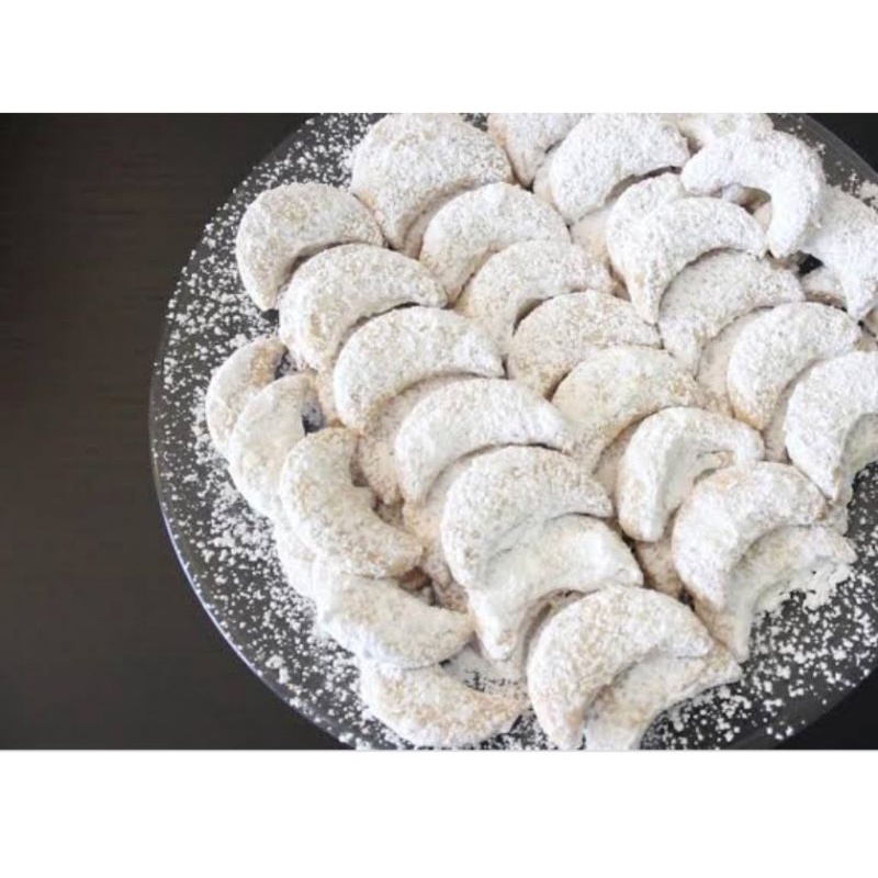 

Kue Putri Salju Lumer Enak SLEBEW