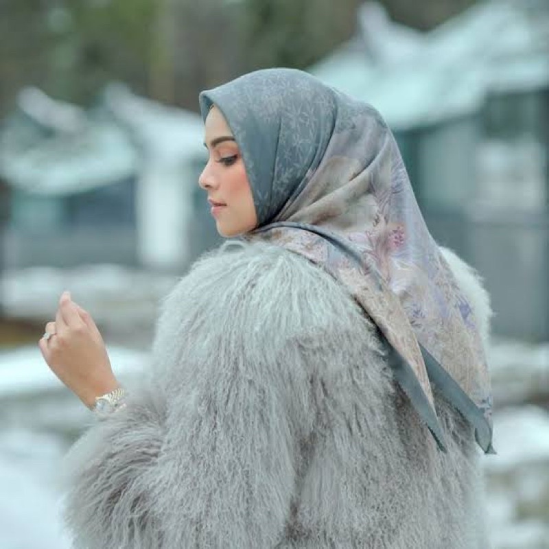 Buttonscarves Disney Frozen Voal XL Square - Quarry