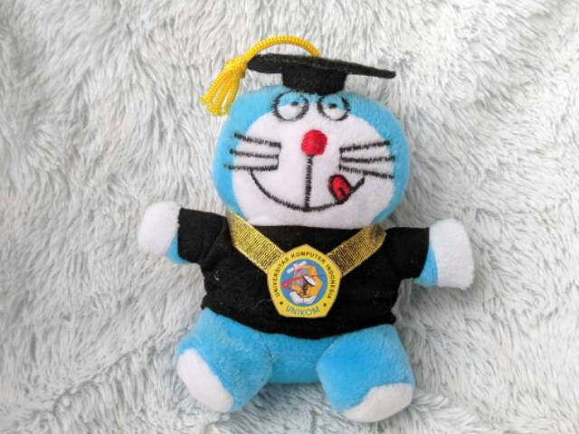 BONEKA STITCH | BONEKA DORAEMON | BONEKA HELLO KITTY | BONEKA WISUDA MURAH