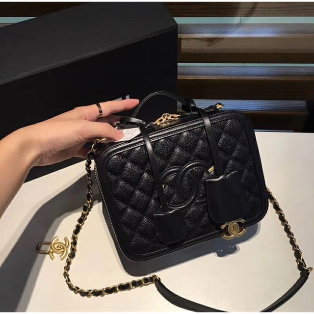 CHANEL VANITY CASE DP