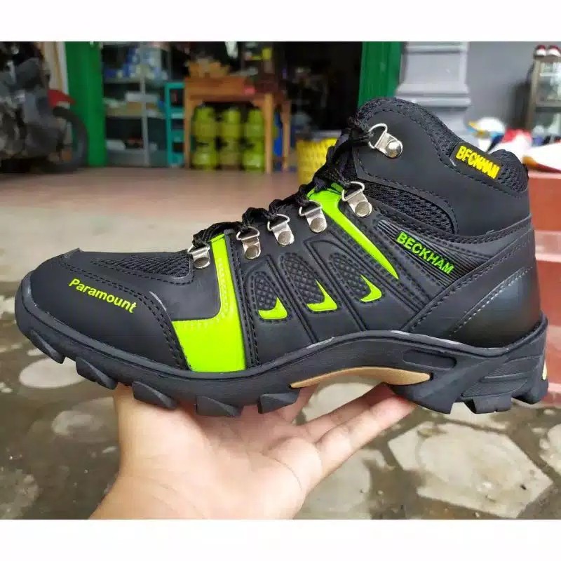 sepatu paramount hiking - sepatu gunung boot beckham- sepatu olahraga pria kerja-Hitam hijau