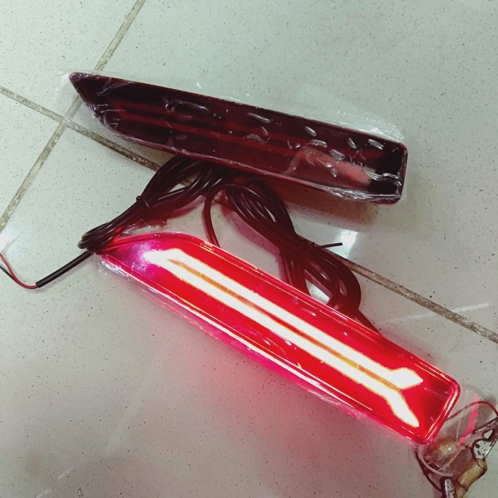 Lampu reflektor bemper belakang mobil CRV 2008