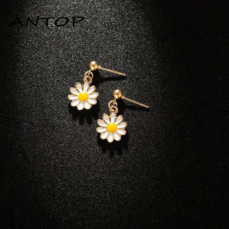 Korea Fashion Little Daisy Earrings Alloy Flower Stud Earrings Manis Wanita Perhiasan Aksesoris  ANTOP