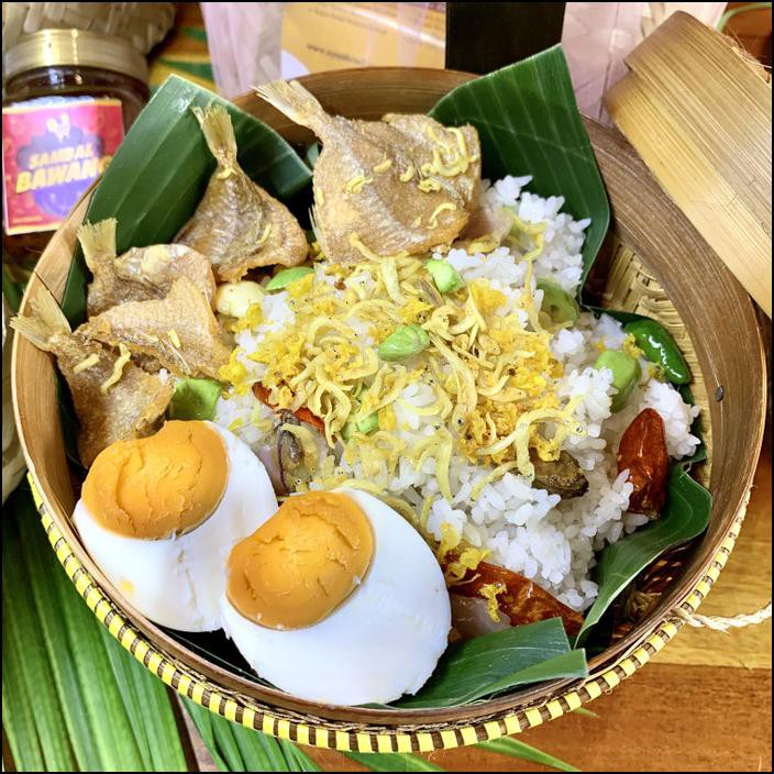 

Hampers Lebaran Ayam Kriwil Nasi Liwet Premium Parcel Lebaran