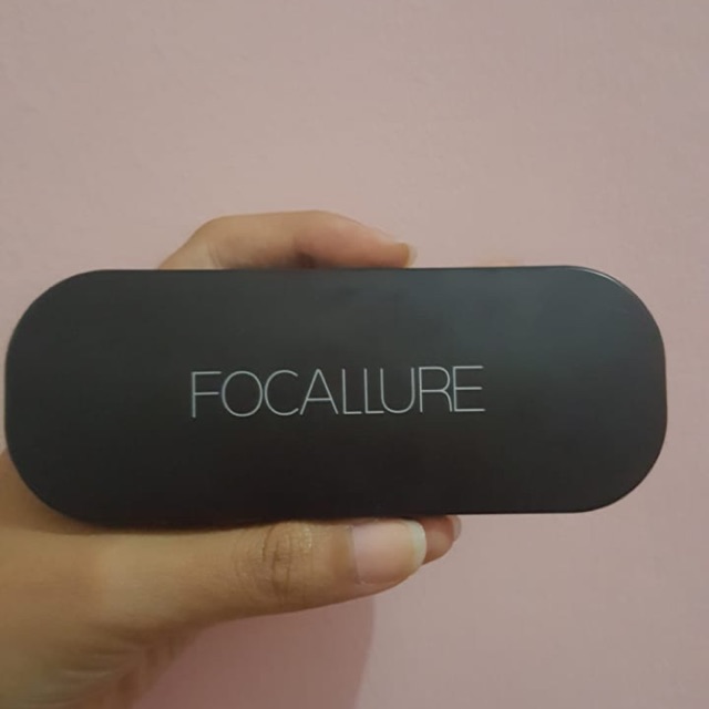 Preloved Focallure palette 03