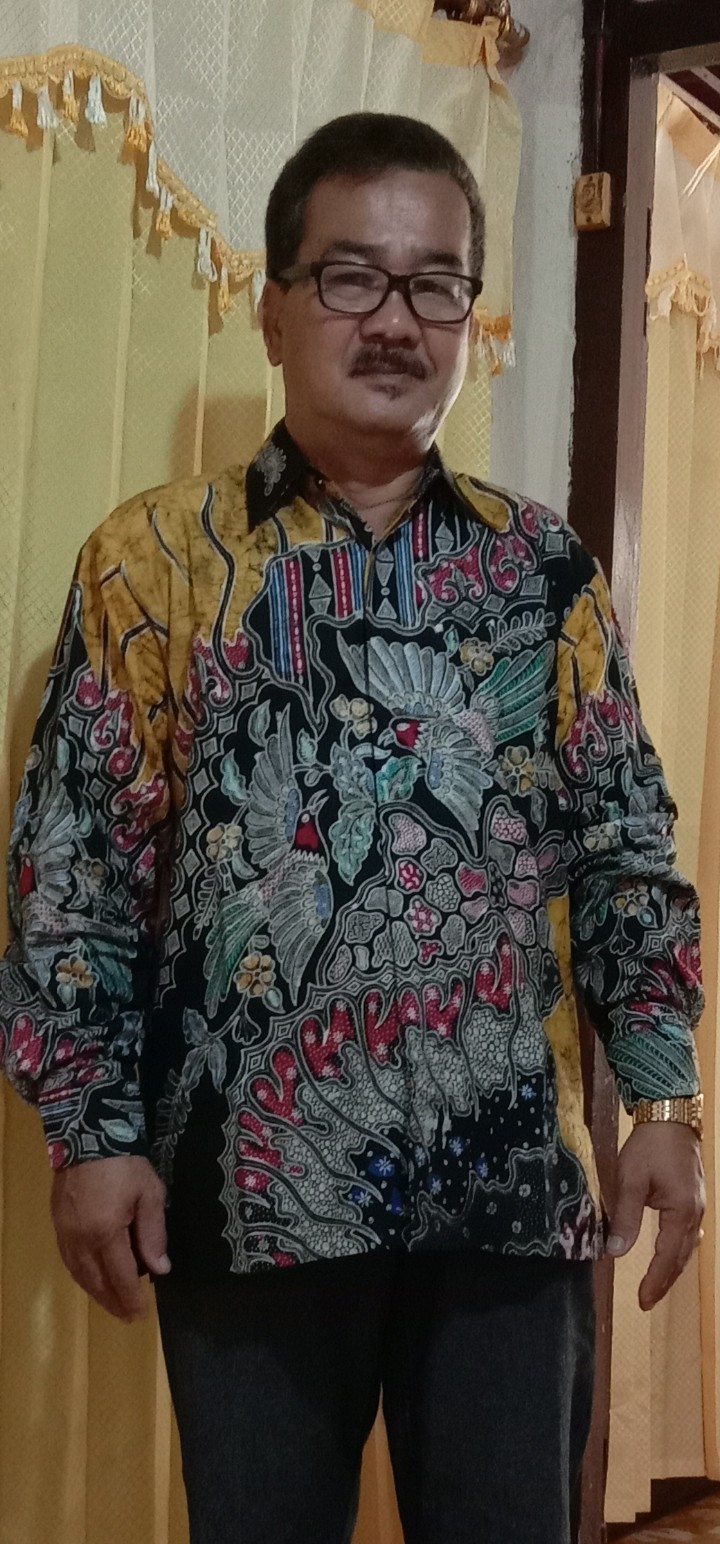 Kemeja Batik Semi Sutra Istimewa Furing Pria Lengan Penjang Original Termurah