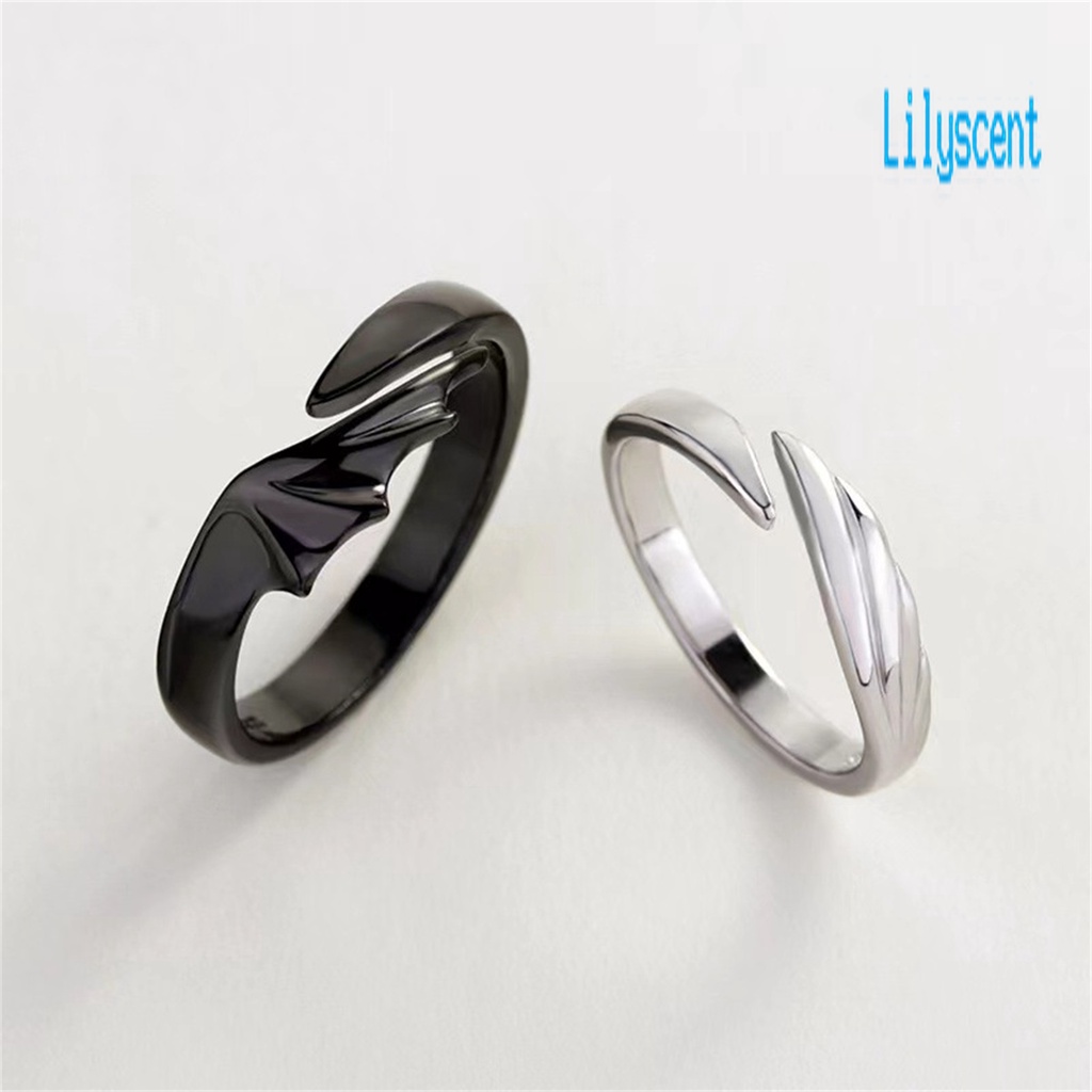 2 Pcs Cincin Pasangan Bahan Logam Tahan Karat Untuk Hadiah Ulang Tahun Wanita