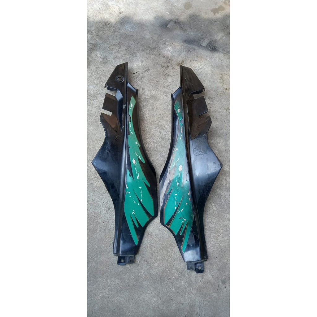 Cover body samping belakang Suzuki Crystal original