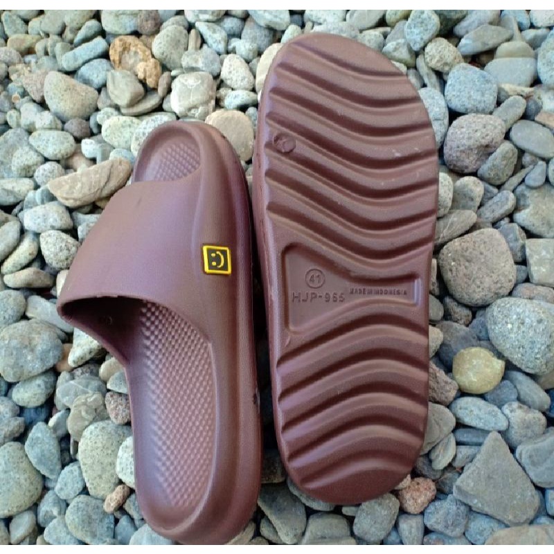 SENDAL SLOP TRENDY UNTUK PRIA, BAHAN KARET PVC BOSQUE...