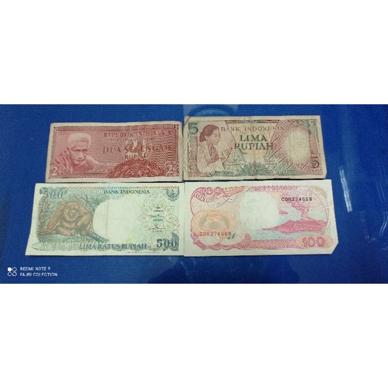 

Uang Kertas Indonesia 4 lembar brbeda