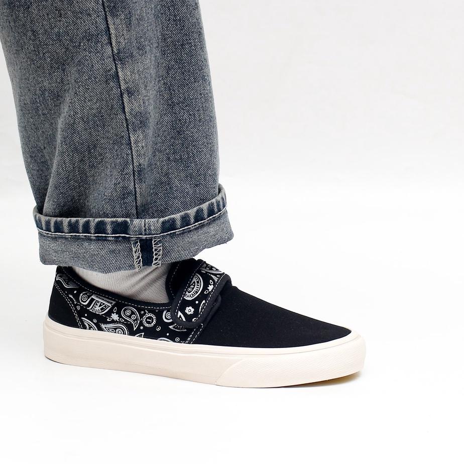 Koleksi Terbaru.. SEPATU TIMEBOMB VULCANIZED | SLIPON VELCRO  V5 | PAISLEY