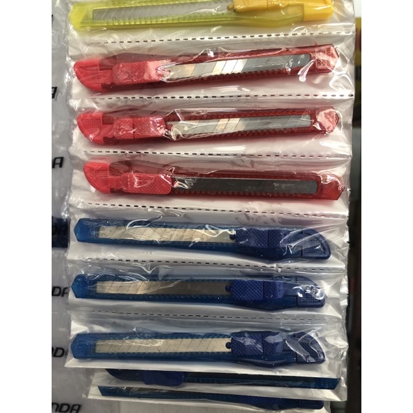 

[LUSIN ISI 12] CUTTER KECIL , CUTTER TRANSPARAN KECIL