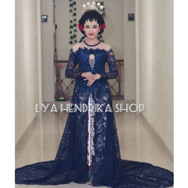 kebaya akad brukat ekor