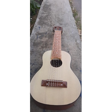 gitarlele nilon/string termurah