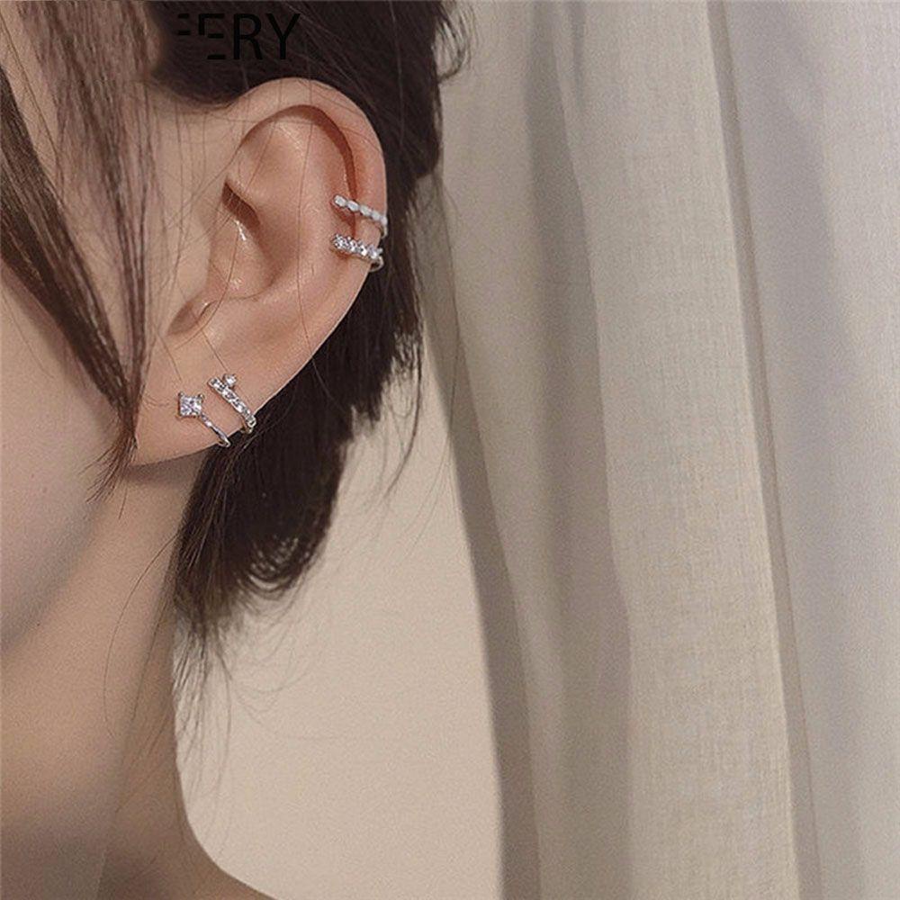 2pcs / set Anting Klip Telinga Berlian Imitasi Tanpa Lubang Gaya Minimalis