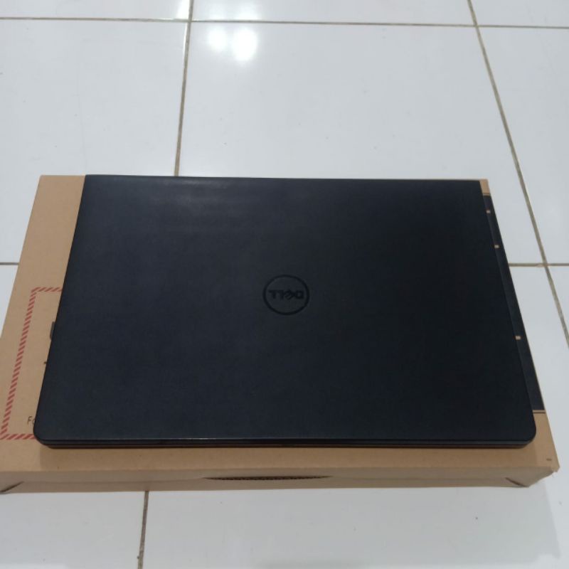 Laptop Dell Inspiron 15  Cor i3-6006U Dualvga Amd Radeon R5 M330 2GB Ram 4GB HDD 1TB Layar 15 inch Gaming Editing Ok, Lengkap, Mulus,