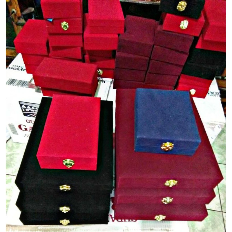 

BOX PLAKAT 24x18x5 dan 24x18x6