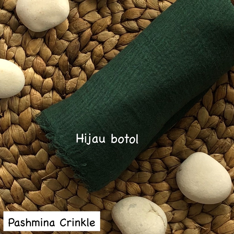 Pashmina crinkle Part 1 Hijab pasmina kusut Lavanya By Azzara-Hijau botol