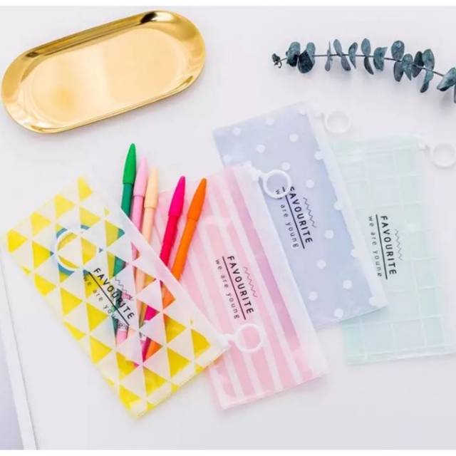 

TEMPAT PENSIL REMAJA TRANSPARAN MOTIF LUCU