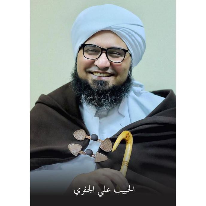 

POSTER SUDAH DILAIMINASI UKURAN A3+ HABIB ALI AL JUFRI 2 BAHAN ART PAPER 310GR TAJAM