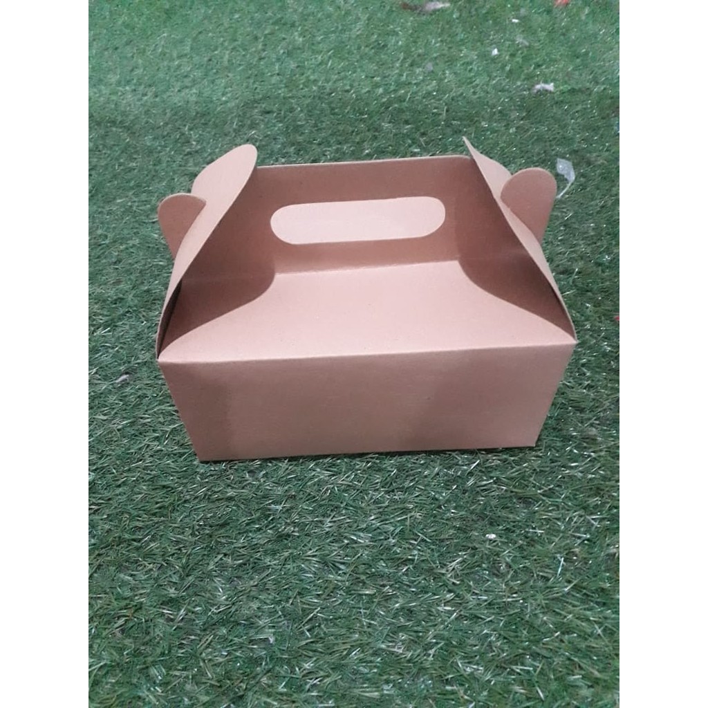 

Kotak Kardus Tenteng Ukuran 22 x 15 x 10 cm