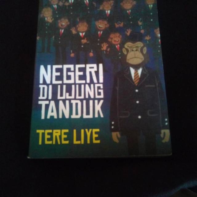 Buku novel Ngeri di Ujung Tanduk-Tere liye