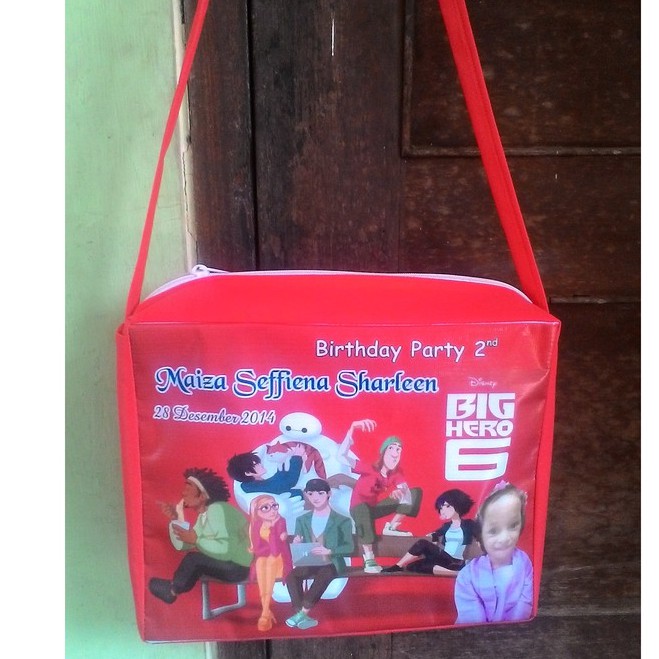

Tas souvenir ultah model slempang resleting