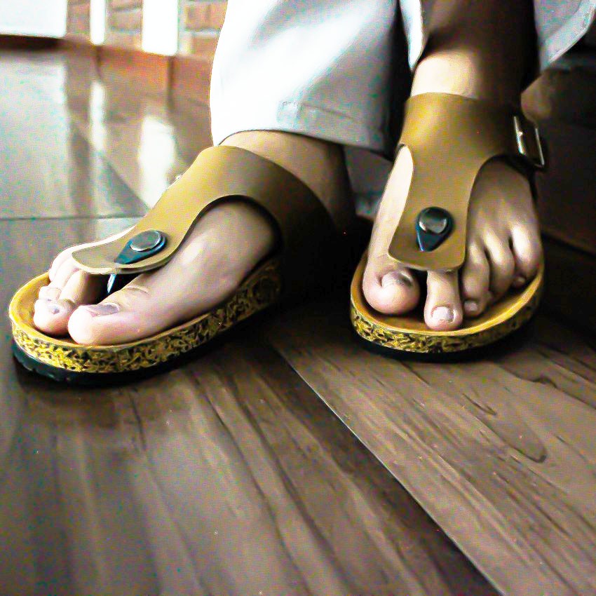 ERINA BROWN | ManNeedMe x Zensa | Sandal Jepit Tali Casual Wanita