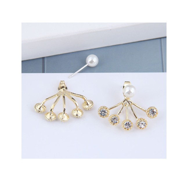 LRC Anting Tusuk Fashion Golden Diamond And Pearl Geometric Alloy Stud Earrings A61812