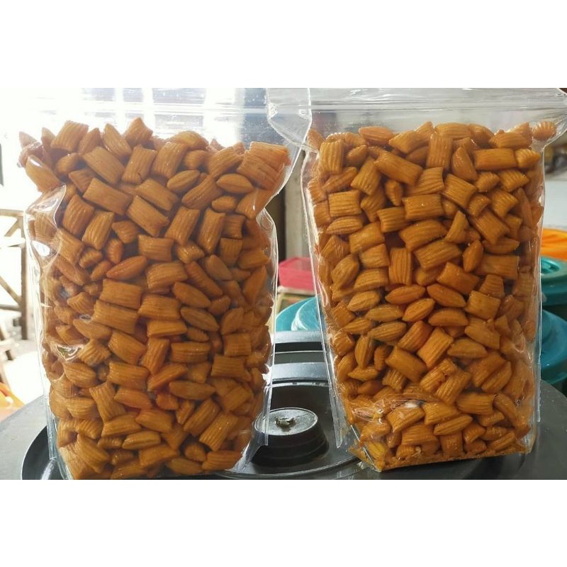 

Kue Pang pang (500g) Kue Bantal / Snack Jadul / Pangpang Manis / Pangpang Pedas / Kue Jadul