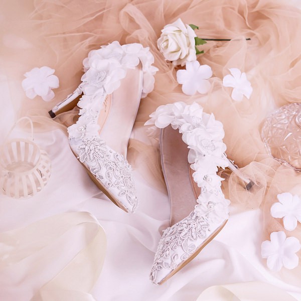 SLIGHT Sepatu wedding Pointed Viola Putih Brokat Lace Wedding Shoes High Heels Payet