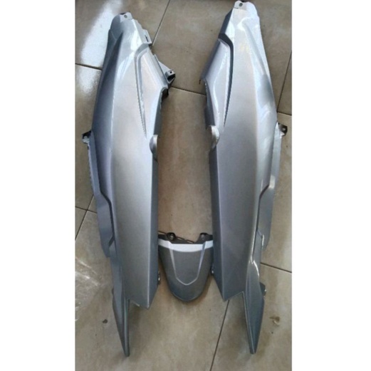 cover body belakang yamaha vega r new warna silver