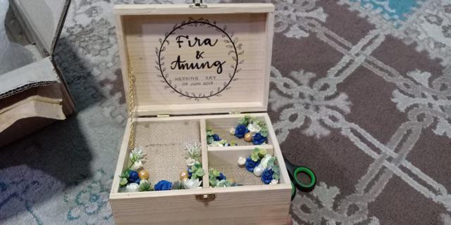 Tempat Perhiasan Cincin Mahar Kotak Perhiasan 3 Ruang