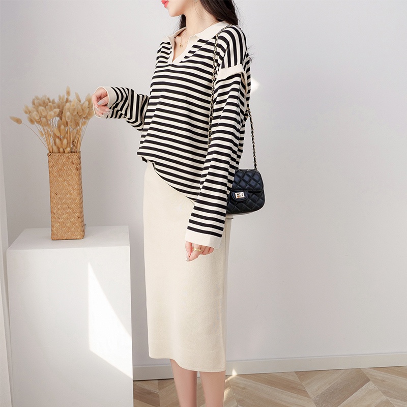 【Elegant】Korean Long Sleeve Turn Down Neck Striped Oversize One Set Sweater &amp; Plain Skirts 7380