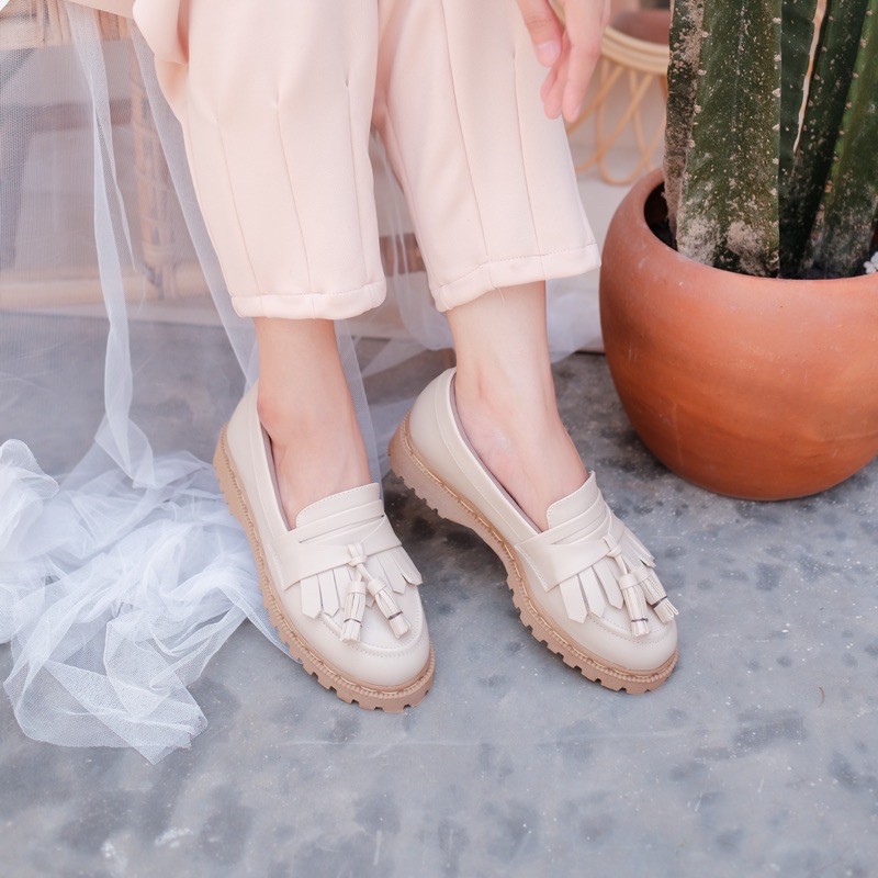 CASSIE DOKMART 1 - Sepatu wanita / Docmart wanita / thethingscorner  Loafers