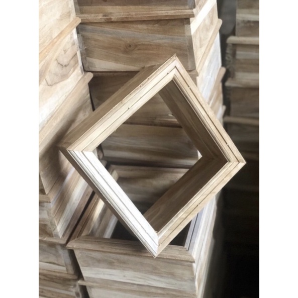 LOSTER FENTILASI UDARA KAYU JATI 30x30