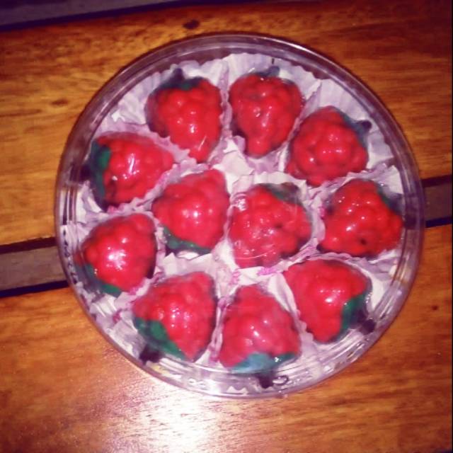 

Coklat strowberry lumer toples 1/4