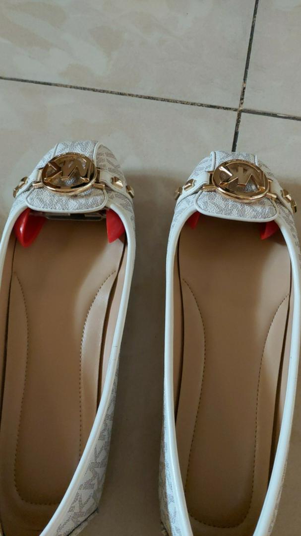 Pembesar Sepatu / Pelebar Sepatu / Portable Mini Shoes Stretchers Insole Sepatu Shoe Pad