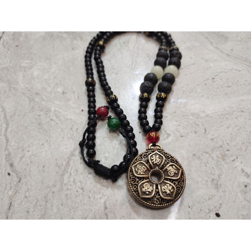 Kalung Liontin Amulet Mantra