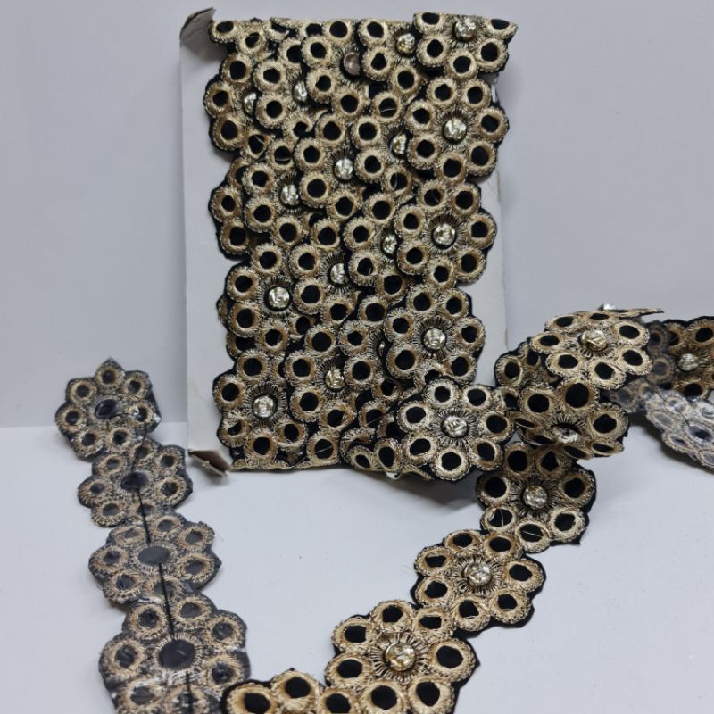 RENDA APLIKASI BORDIR MOTIF BUNGA BENANG EMAS GOLD KUALITA BORDIR HALUS PER METER