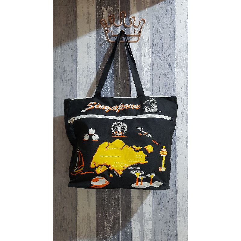 Tas wanita asli Singapore