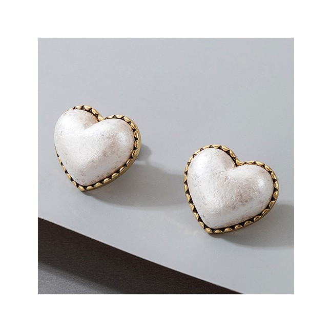 LRC Anting Tusuk Fashion White Pearl Love Alloy Earrings P75593